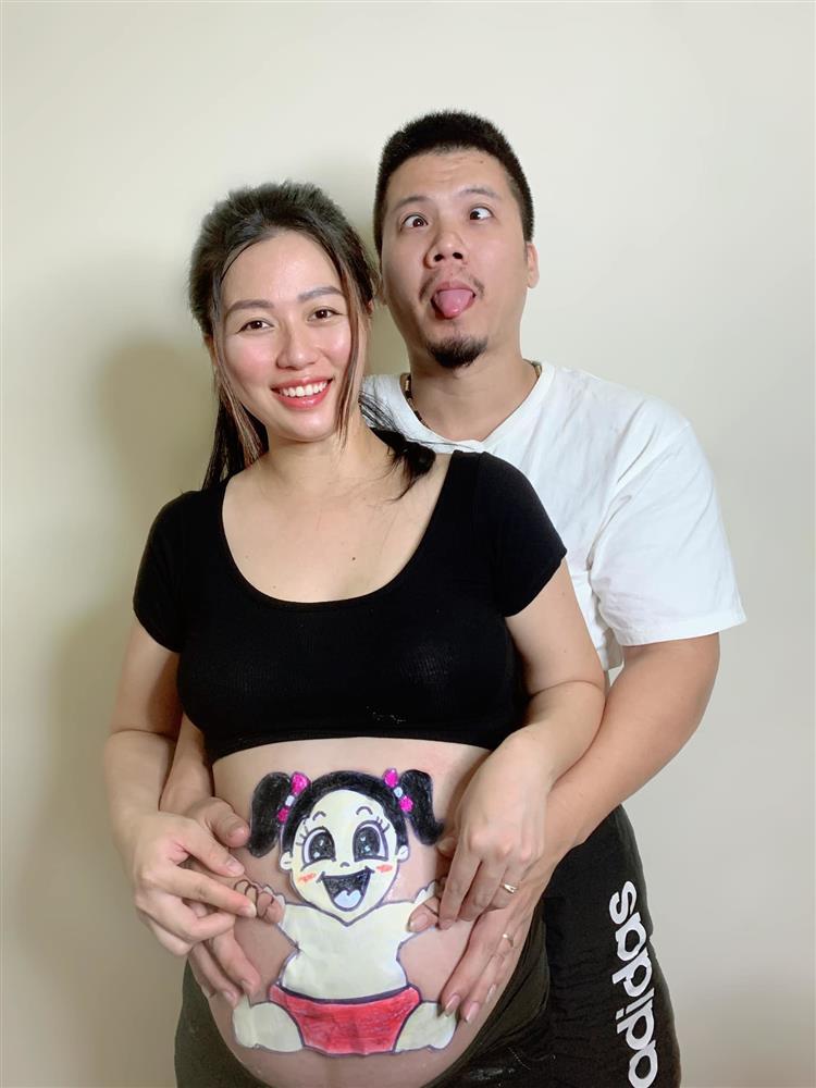 Loạt ảnh vui nhộn nhà 3 con trai bất ngờ ăn may công chúa út!-9