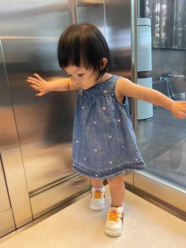 Mới 2 tuổi, ái nữ Suchin nhà Cường Đô La đã phủ kín hàng hiệu, xế hộp-3