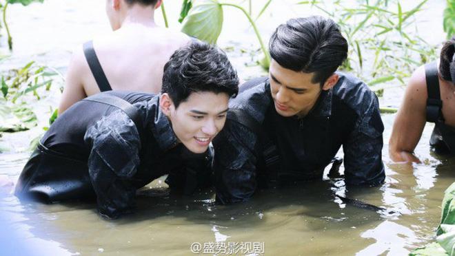 Cung Tuấn từng bị cấm sóng vì phim quá nhiều cảnh rực lửa-2