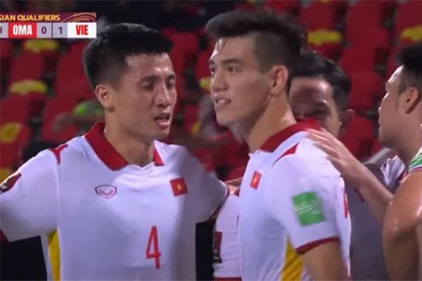 Tiến Linh ghi bàn đẳng cấp, xé lưới Oman ở phút 39-1