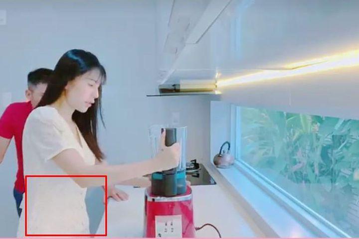 Thủy Tiên bụng lùm lùm nghi bầu lần 2: Lúc phủ nhận, khi lặng im-4