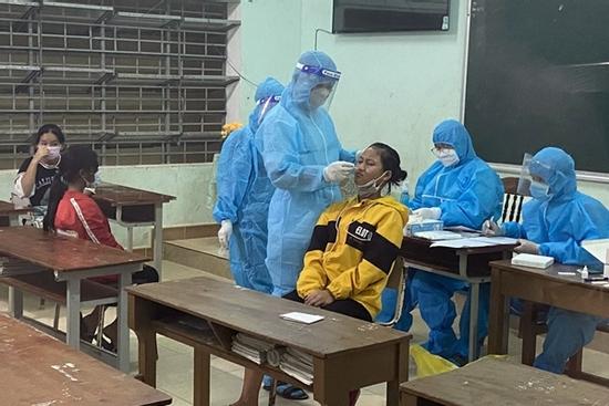 17 học sinh trường bán trú ở Quảng Nam dương tính SARS-CoV-2