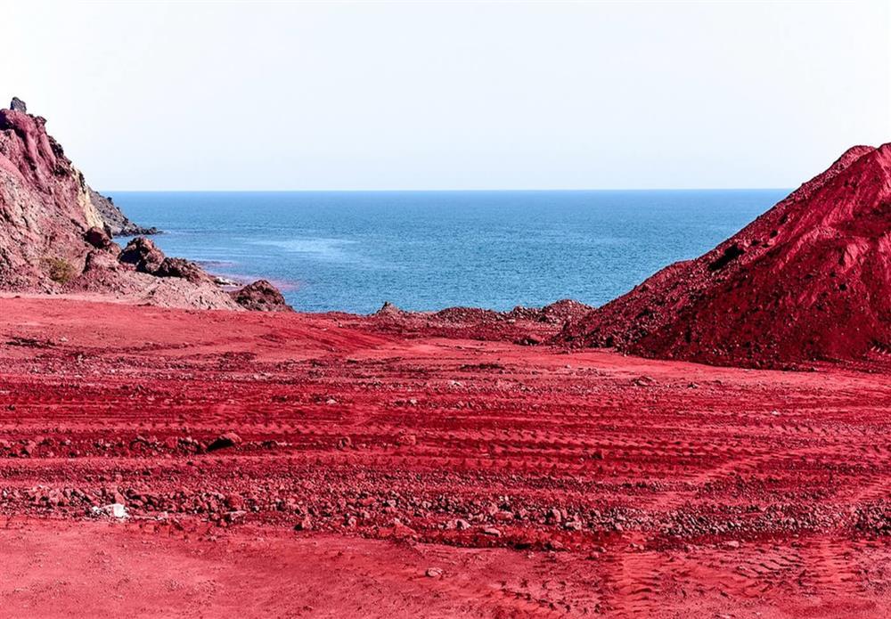 Hormuz: Hòn đảo có bãi biển màu ruby độc đáo-3