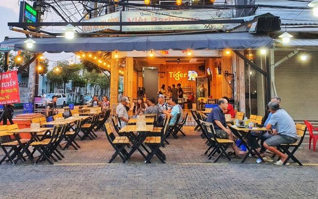 NÓNG: Hà Nội cho phép nhà hàng, quán ăn, cà phê mở lại từ 14/10-1