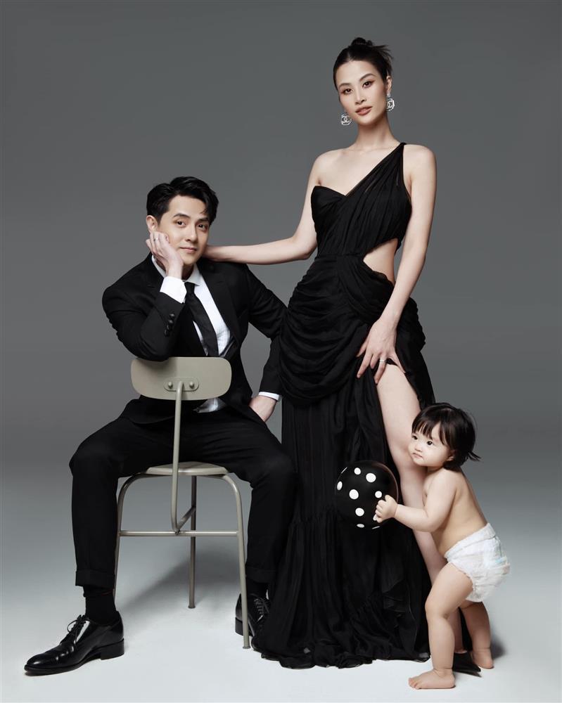 Bộ ảnh gia đình Đông Nhi bị soi đạo ý tưởng nước ngoài-2