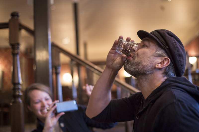 Món rượu chứa ngón chân người ở Canada-3