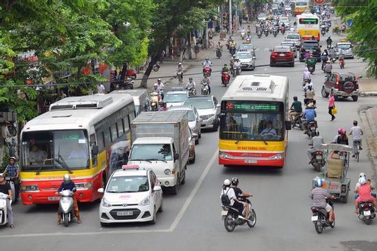 Hà Nội cho phép xe buýt, xe taxi được hoạt động từ 6h ngày 14/10