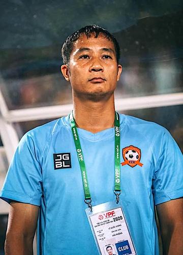 HLV Quốc Vượng: ‘Có VAR, hậu vệ Việt Nam không qua được trọng tài’-3