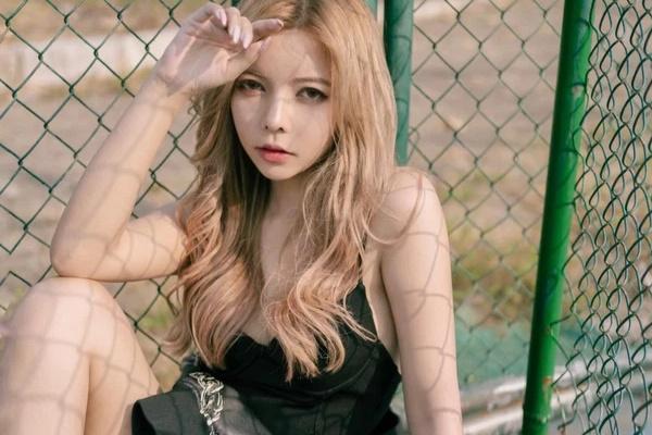 Streamer khoe tặng quà giá 300 triệu cho người yêu đại gia-5