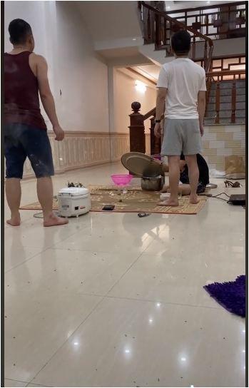 Đưa bạn về nhậu, chồng và hội anh em ăn xong tự giác dọn-3