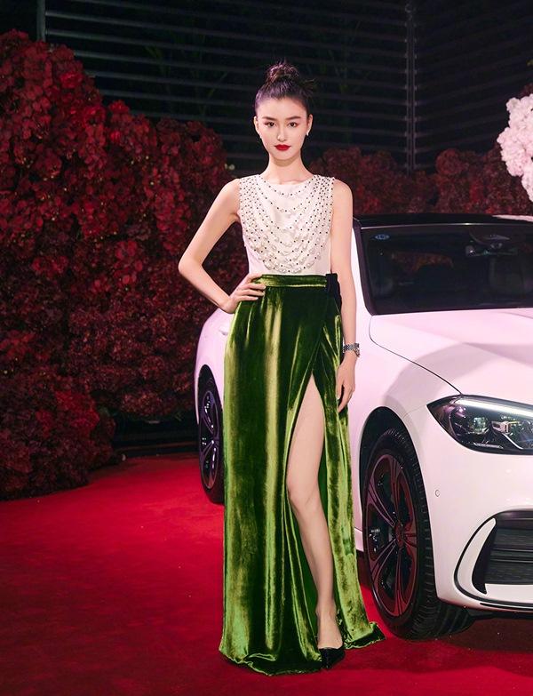 Trần Du, 23 tuổi, người mẫu Pháp gốc Hoa.