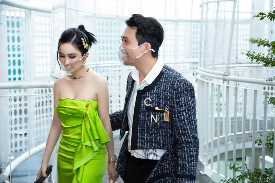 Minh Nhựa khoe ảnh tình tứ bên vợ cùng siêu xe trăm tỷ-2