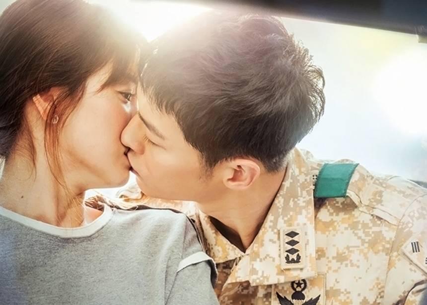 Song Hye Kyo và dàn tình trẻ màn ảnh: Song Joong Ki hợp mà toang-2