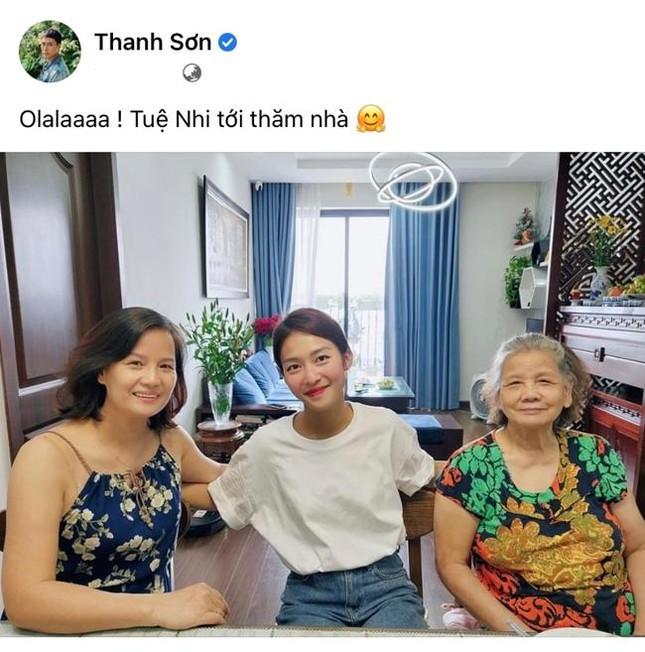 Khả Ngân và Thanh Sơn lộ hint mới, fan cật lực chèo thuyền-9