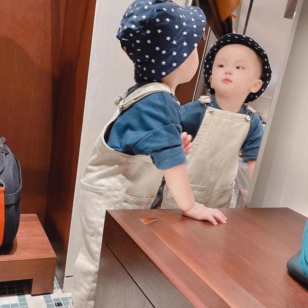 Cận gương mặt siêu cưng của quý tử 1 tuổi nhà Đỗ Duy Mạnh-1