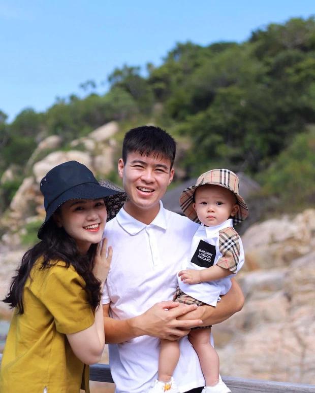 Cận gương mặt siêu cưng của quý tử 1 tuổi nhà Đỗ Duy Mạnh-7