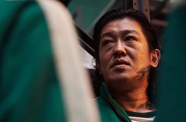 Gã giang hồ Squid Game bất chấp tăng cân cũng không bằng trùm cuối này-4