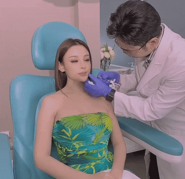 Để như các cháu 2K, đến hẹn Huyền Baby mang mặt đi chích-3