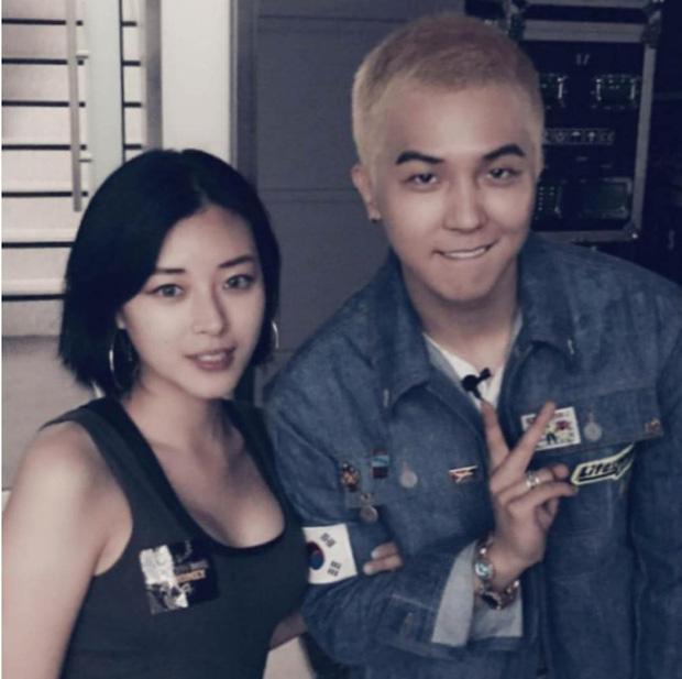 Mỹ nữ siêu vòng 3 nghi vấn mang bầu với rapper quái vật xứ Hàn-3