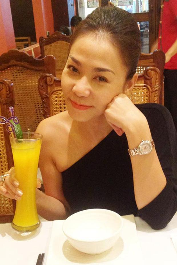 Dường như đây là thương hiệu đồng hồ được lòng cả phái mạnh lẫn phái yếu. Thu Minh có một chiếc Rolex kim cương giá 2 tỷ đồng.