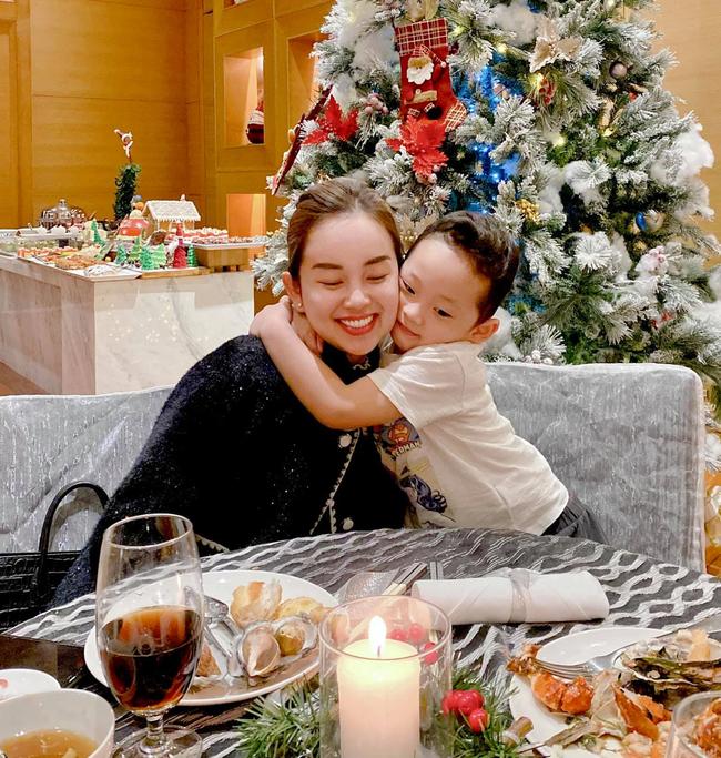 Ly Kute hiếm hoi khoe eo, phát sốt body bà mẹ trẻ-3