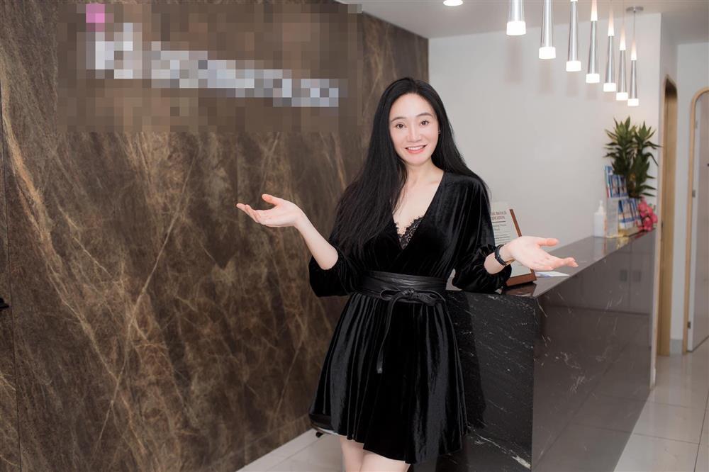 Mặc mốt lộ nội y, Quách Thu Phương U50 trẻ hơn Phương Oanh-4