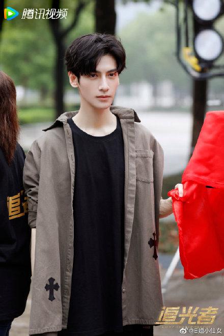 La Vân Hi ra sao trước khi bị bạn diễn đấm nhập viện?-1