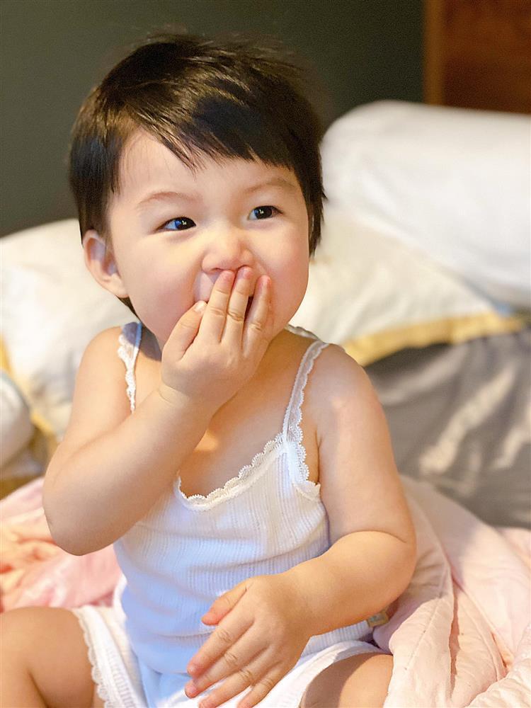 Mới ngày nào bé tí hon, con gái Vân Navy thay đổi ngỡ ngàng-4