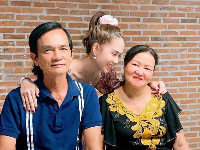 Ngọc Trinh yêu thương mẹ kế nhưng mấy ai biết quá khứ dữ dội-2