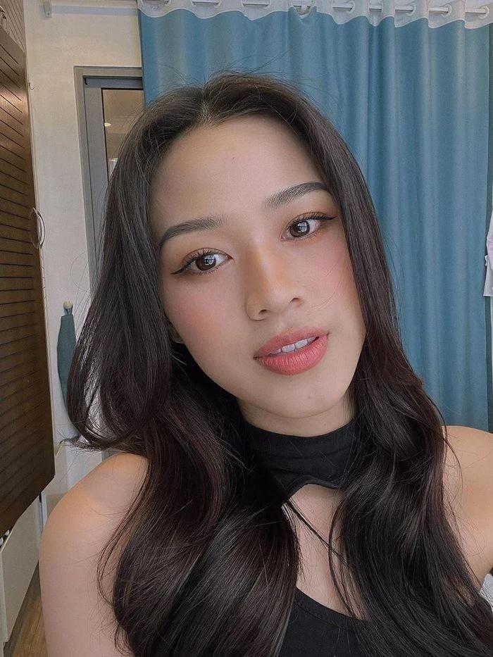 Đỗ Thị Hà khoe nhan sắc xinh đẹp sau khi tháo niềng răng-5