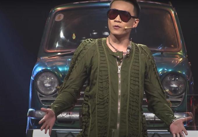 Trời không mưa Wowy vẫn mặc áo mưa đến Rap Việt thì sao?-9