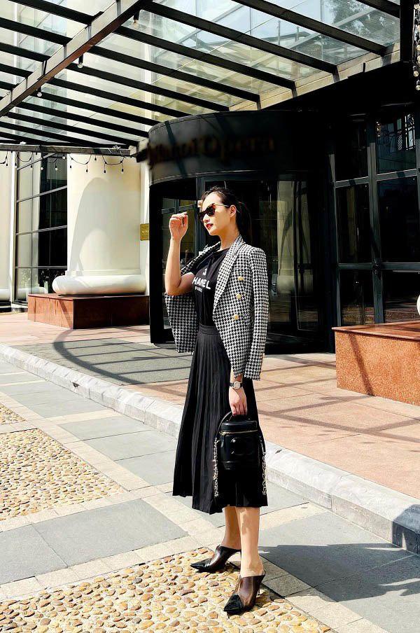 Sao Việt diện chân váy đen từ thanh lịch đến cá tính-6