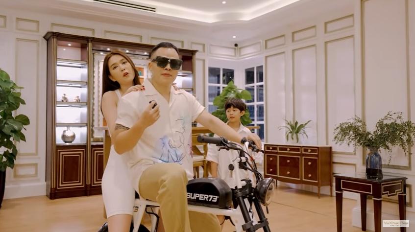 Vũ Khắc Tiệp, Ngọc Trinh đập hộp bàn bi-a đẳng cấp 300 triệu-7