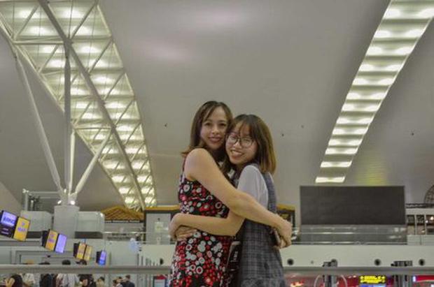 Bố dúi vào tay 1 thứ khiến nữ sinh đi du học khóc hết nước mắt-2