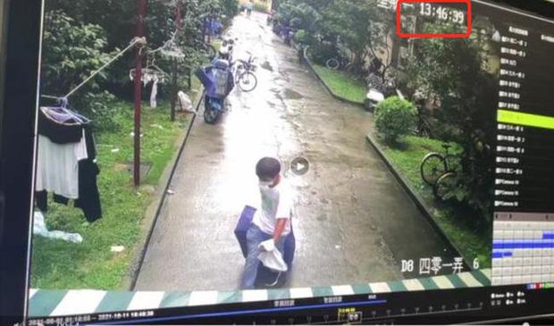 Giết cô gái trẻ nhét vào va-li, thanh niên kéo đi phi tang như chưa có gì-2