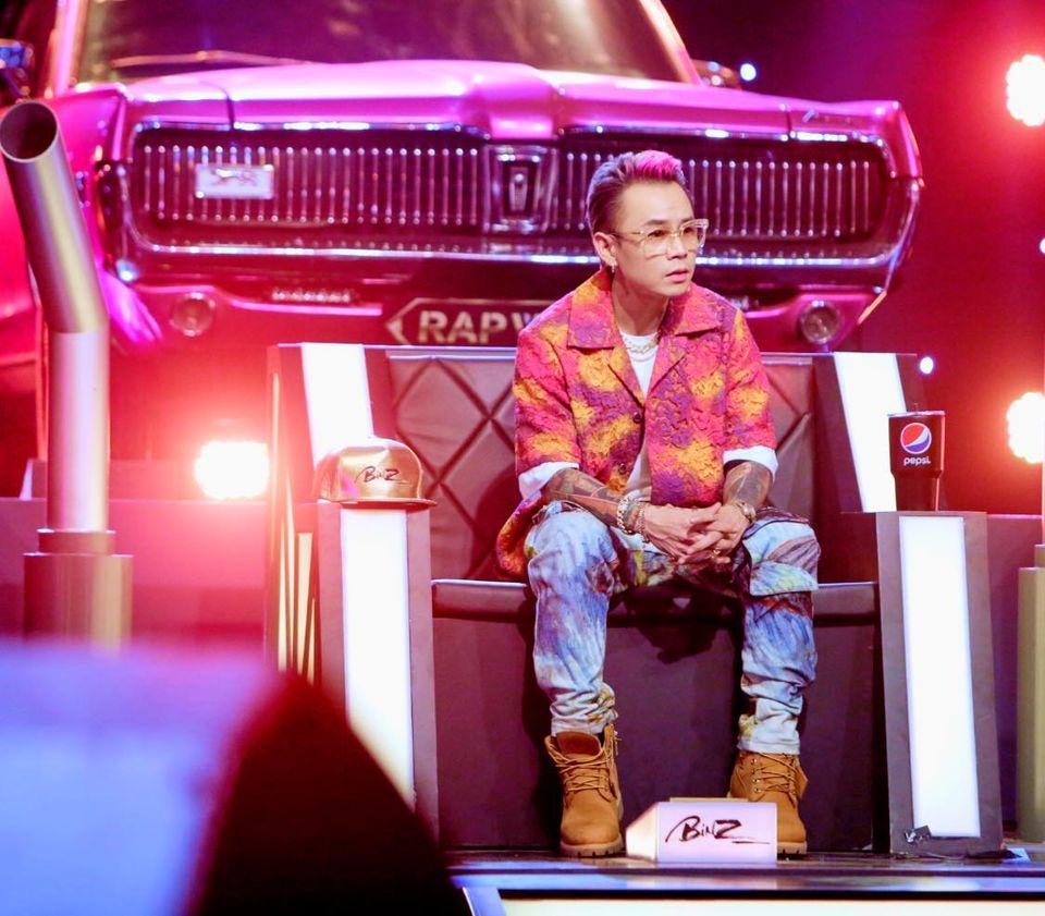 Binz vẫn nghiện màu hường và sặc mùi tiền qua 2 mùa Rap Việt-6