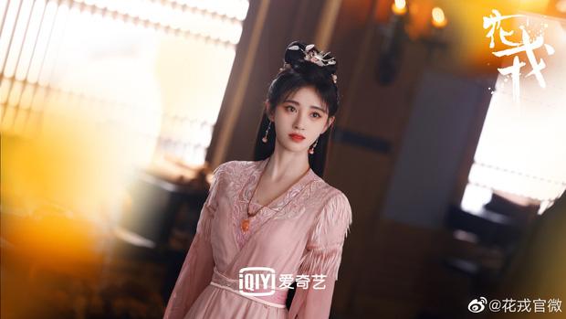 Nhan sắc Cúc Tịnh Y giờ thua đau cả bạn diễn nam giả gái-1