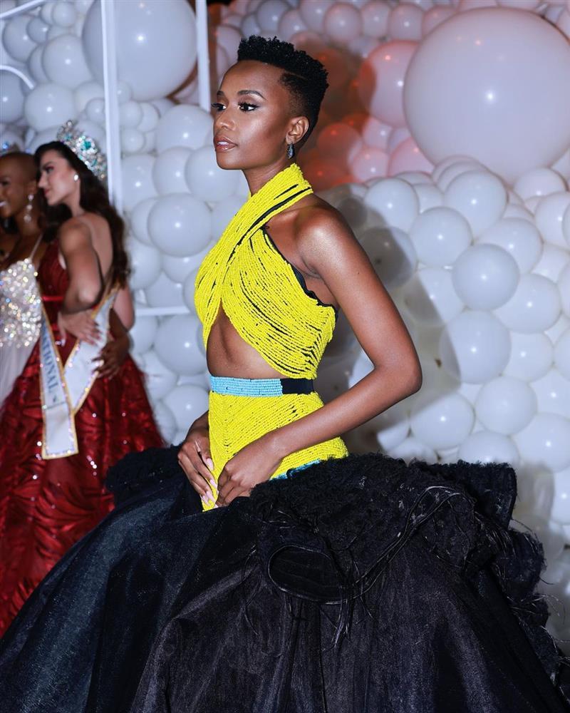 2 Miss World, 4 Miss Universe chạm mặt: Ai đẹp nhất?-15