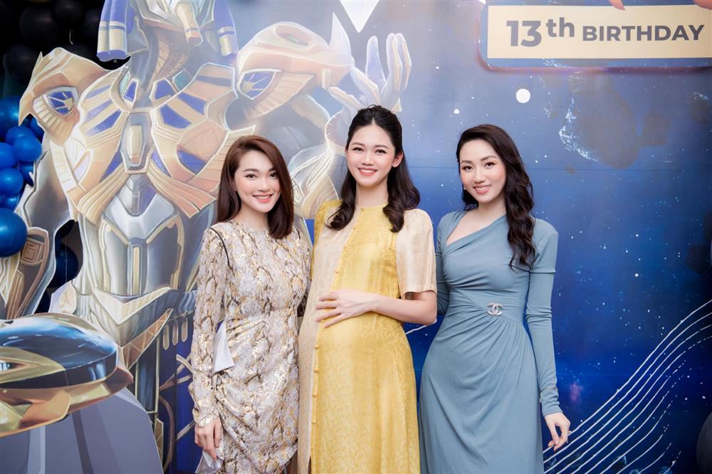 Á hậu Thanh Tú sơ sảy để lộ con riêng của chồng đại gia?-2