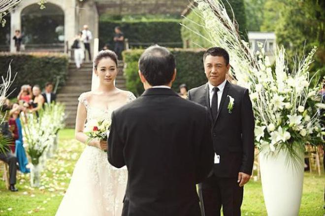 Lý Tiểu Nhiễm khổ vì yêu mafia, bị dọa tạt axit, tiêm máu HIV-18