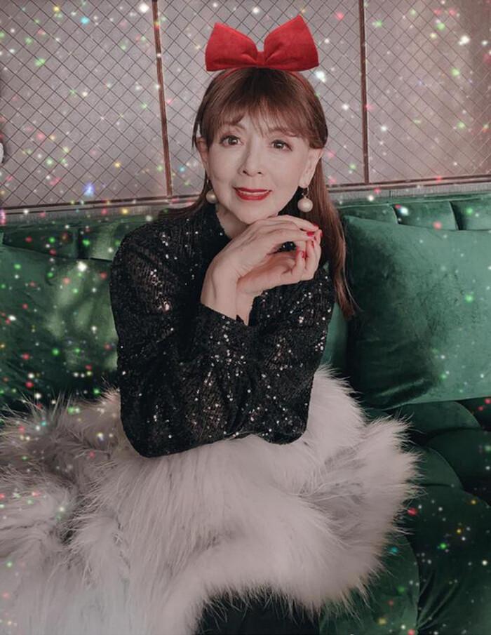 Cụ bà 80 tuổi ở Trung Quốc sở hữu hàng trăm đôi giày cao gót-3