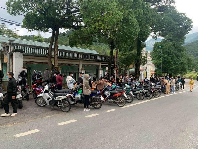 Vây bắt 190 nam nữ thanh niên tụ tập đua xe trên đường lên Tam Đảo-1