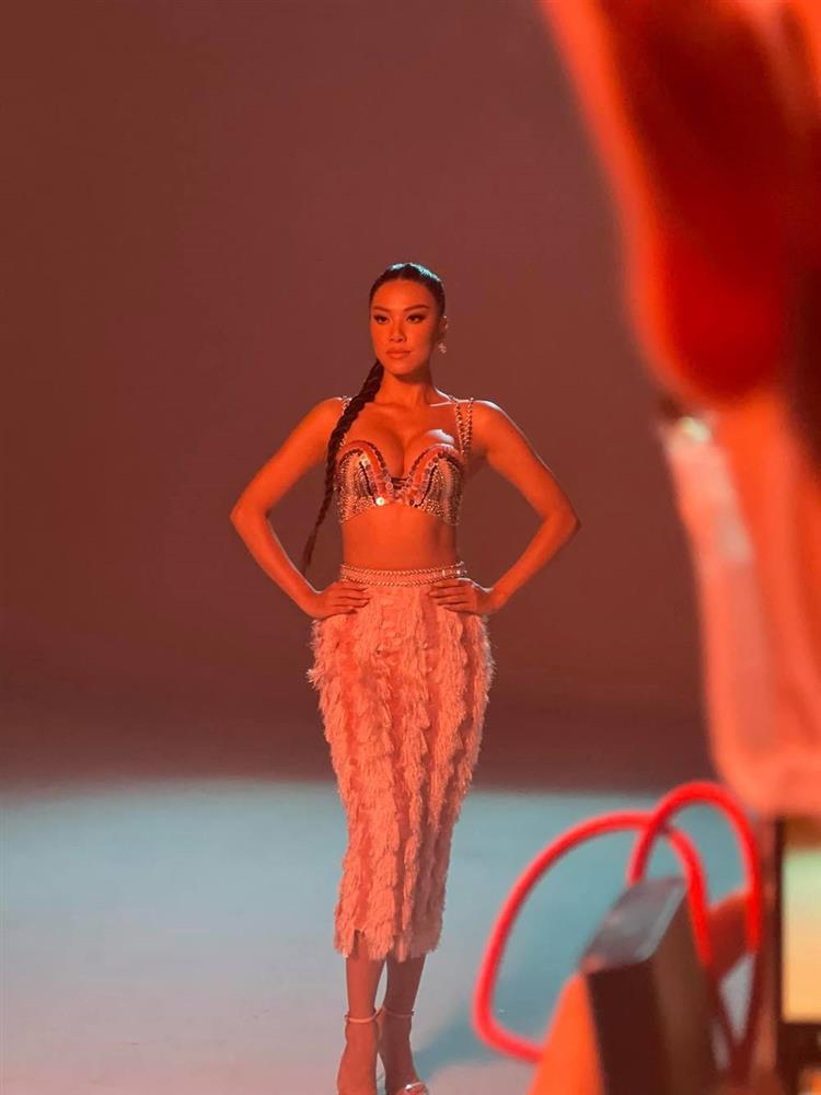 Sự thật về body trái mít của Kim Duyên tại Miss Universe-5
