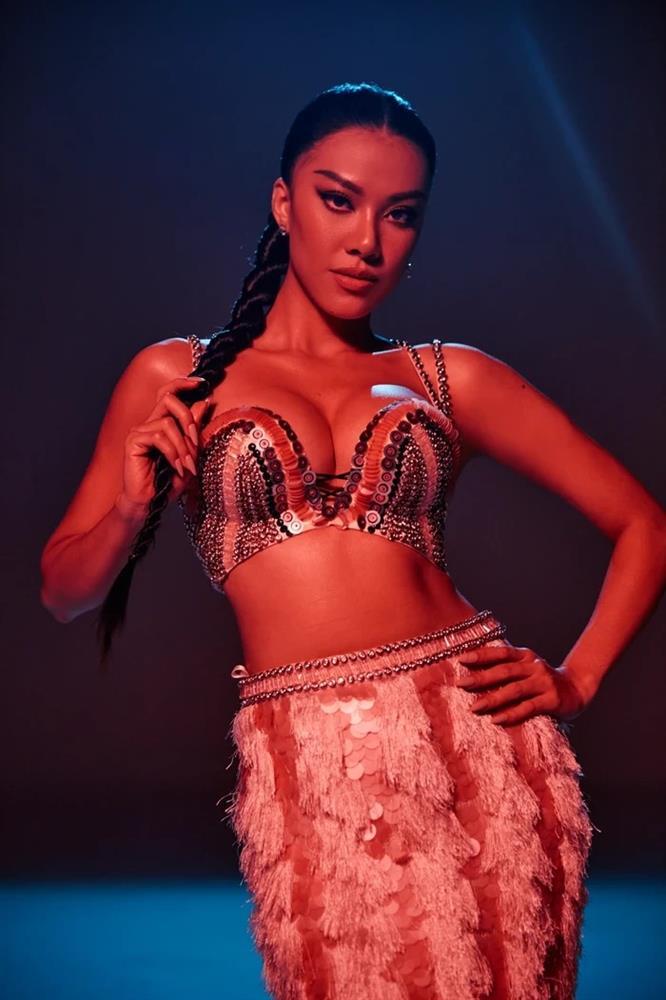 Sự thật về body trái mít của Kim Duyên tại Miss Universe-7