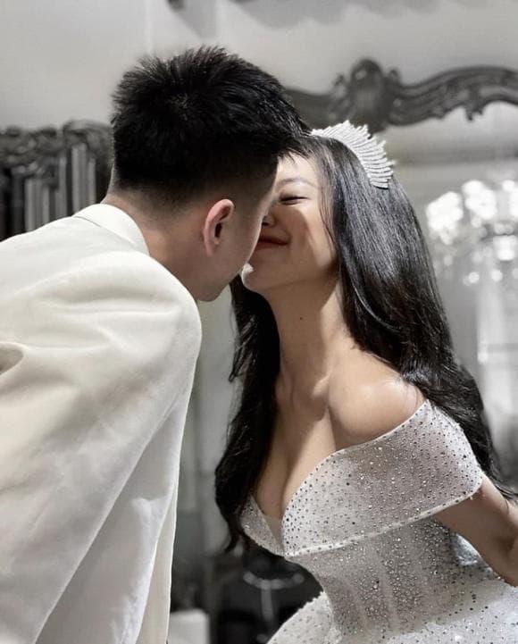 Nữ DJ sinh con cho chồng mới, phản ứng con riêng gây sốt-2