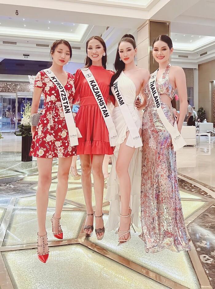 Bị nghi buôn lậu, Ái Nhi vẫn chiếm spotlight ở Miss Intercontinental-5