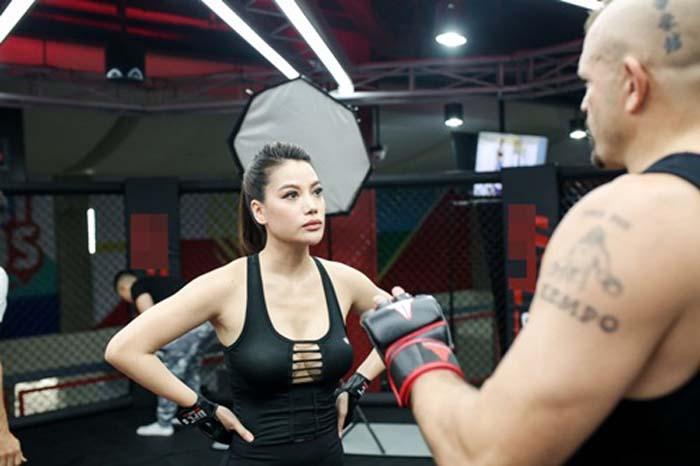 Yêu bồ kém tuổi, mỹ nhân khoái quên áo ngực: Lệ Quyên top 1-10