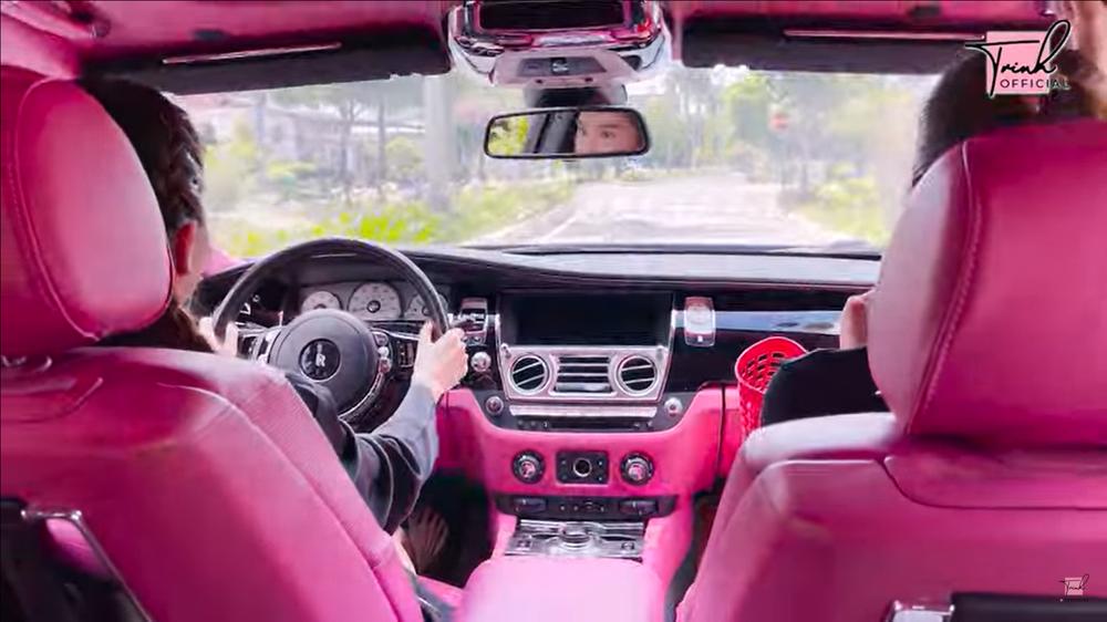 Trên siêu xe Ngọc Trinh luôn phải có tăm xỉa răng, bông ngoáy tai-5