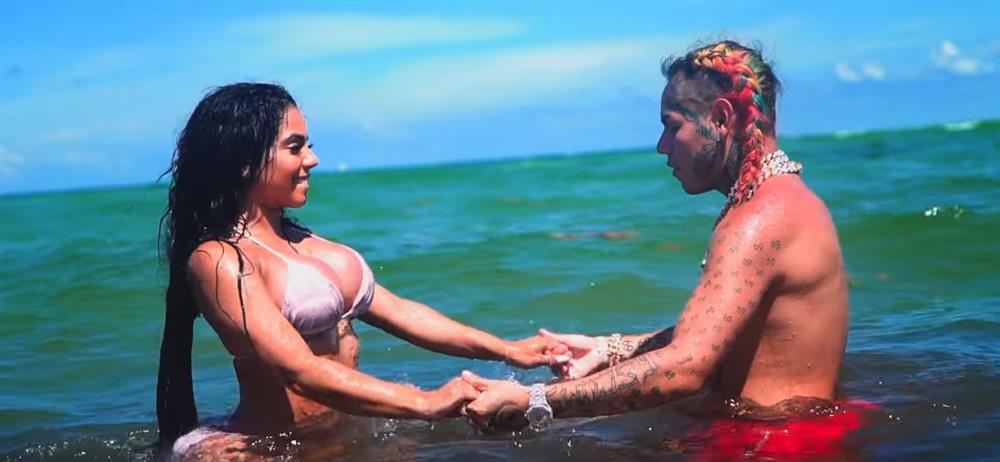 MV nhạc 18+ bất ngờ lên top 1 YouTube vì 3 phút toàn cảnh sốc-1