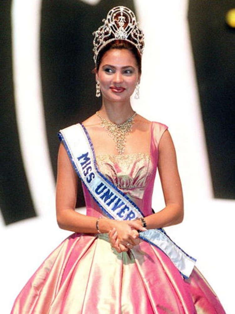 Siêu hoa hậu thi 5 cuộc thắng cả 5, ứng xử 9.95 xuất chúng-10